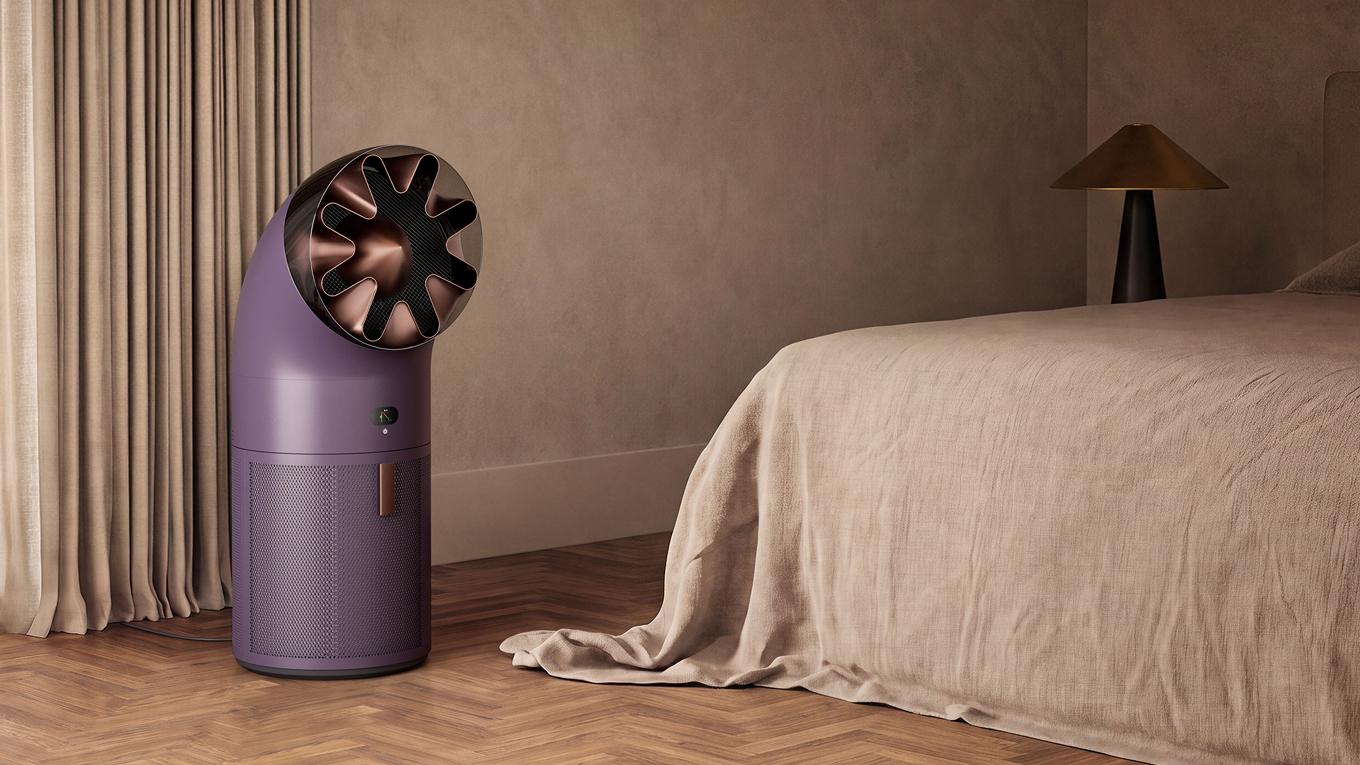 Dyson HushJet Big+Quiet Cool Pure+ Formaldehyde 空氣清新機，置於寬敞客廳中。