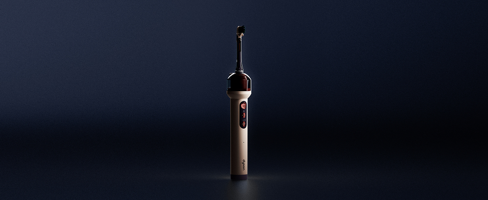 深色背景上的 Dyson CameraJet 水牙線電動牙刷。