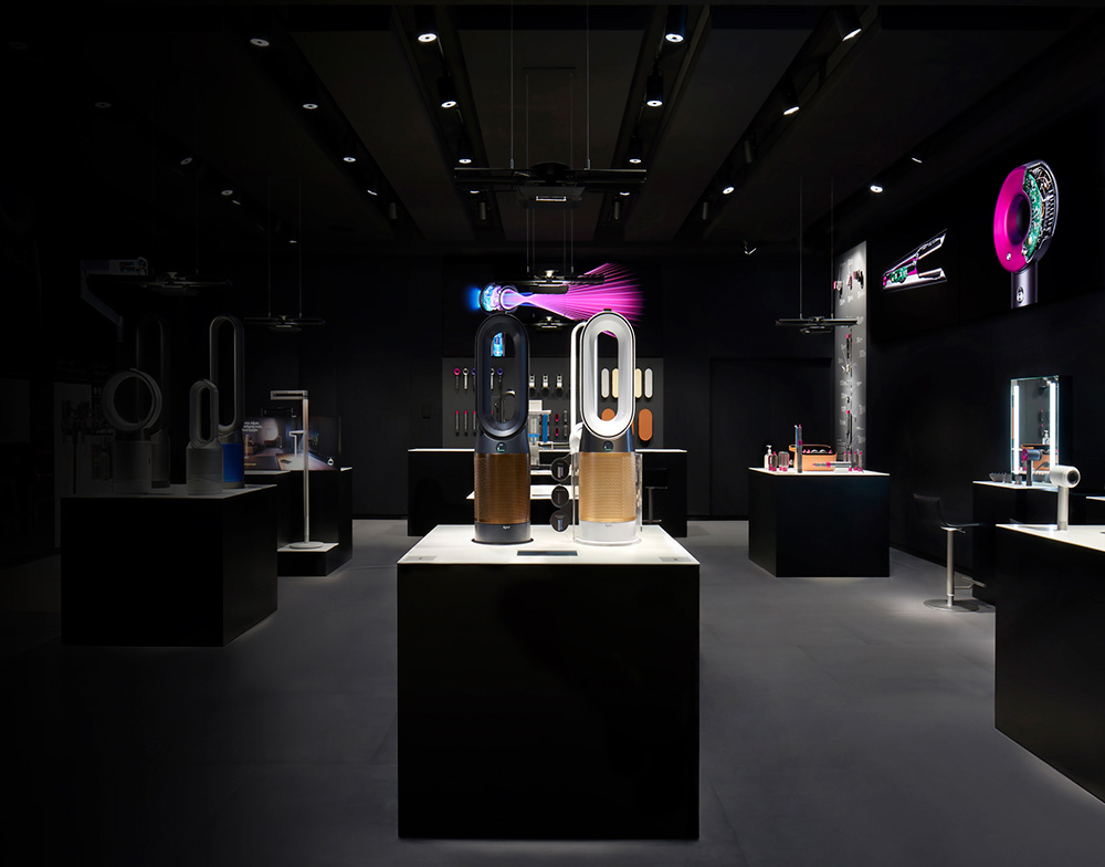 Interior view of Dyson Demo | 447 Oxford Street | London